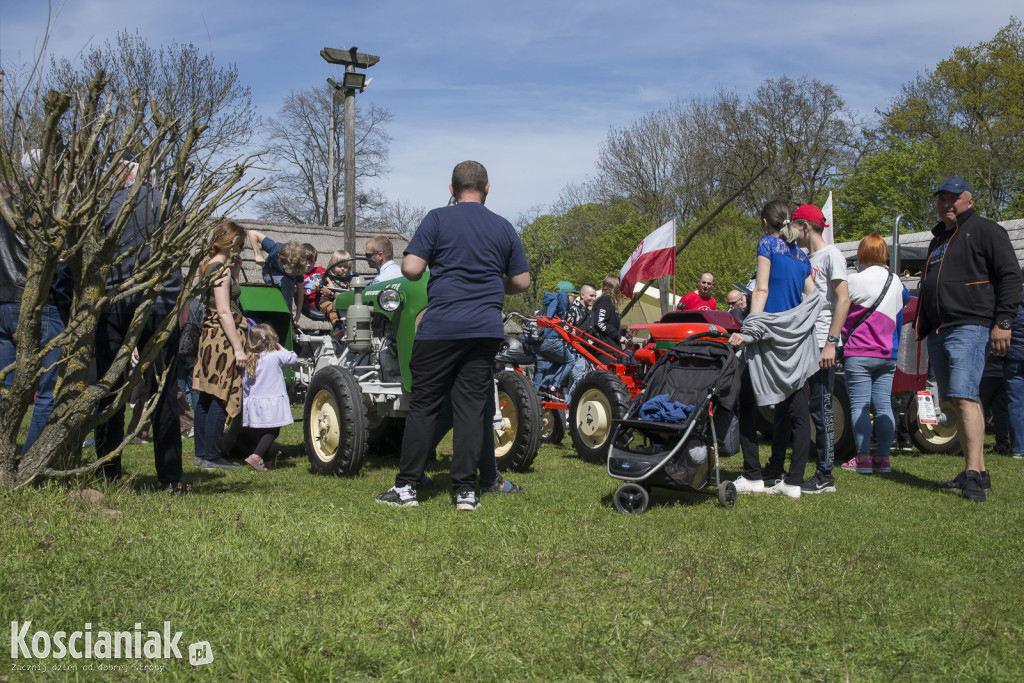 Zlot Zabytkowych Traktorów w Soplicowie [ZDJĘCIA]