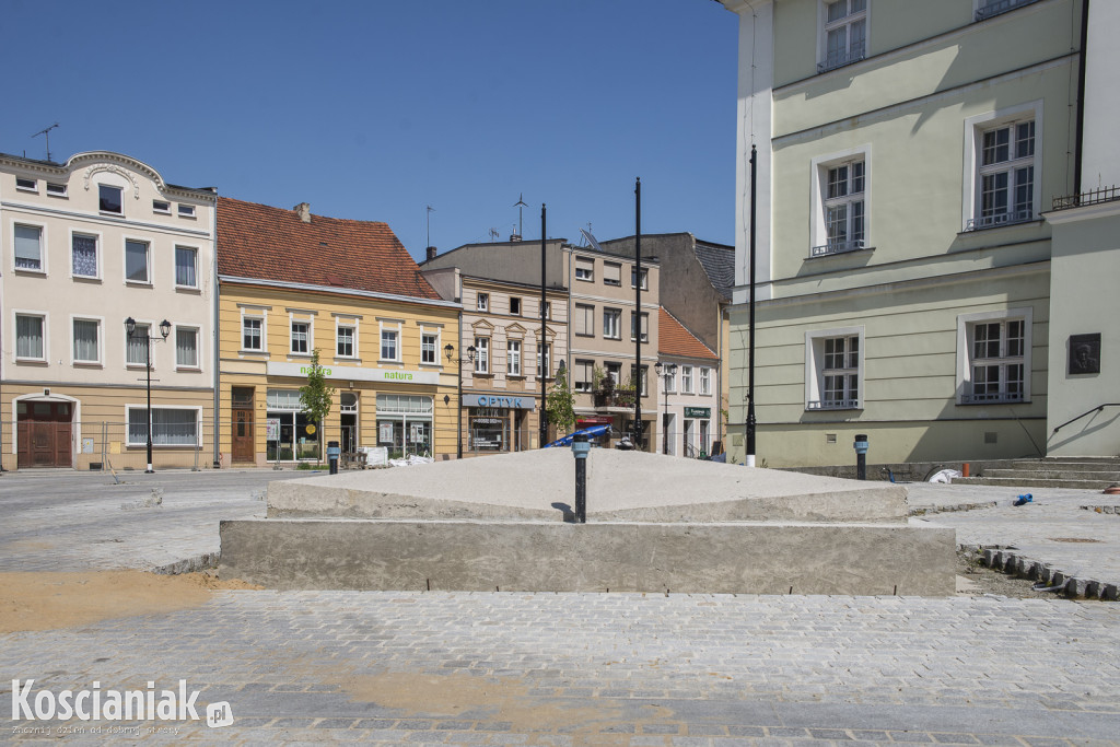 Pojawiły się latarnie na Rynku