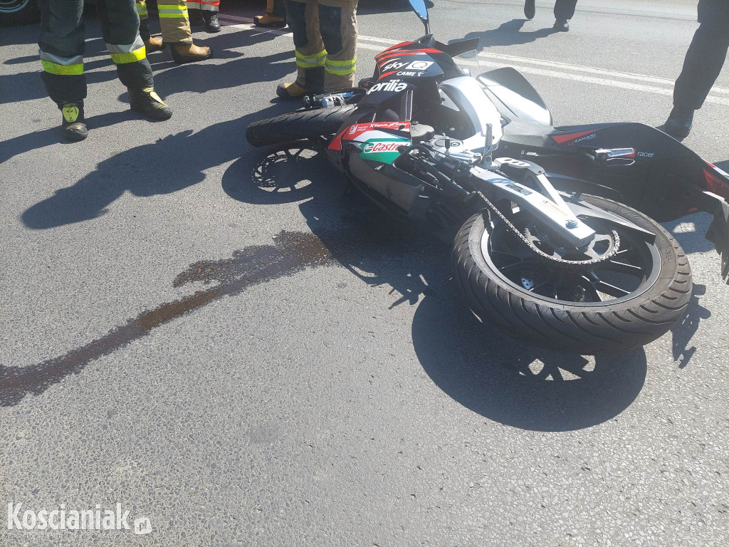 Motor i samochód zderzyły się na Śmigielskiej