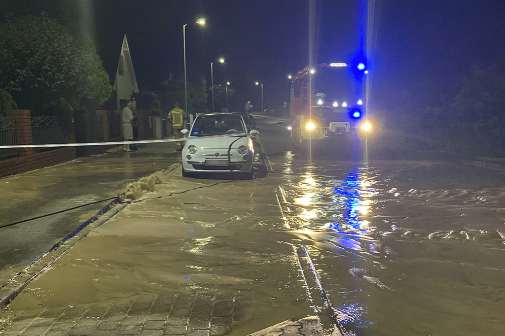 Nocna awaria wodociągowa w Kurzej Górze