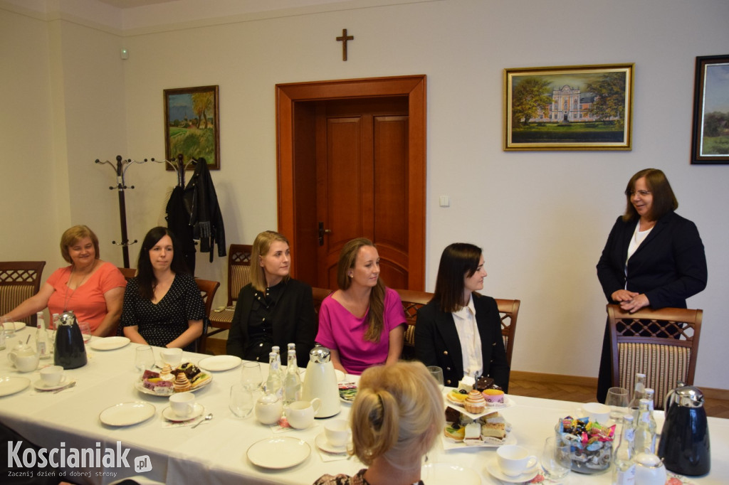 Starosta wręczył akty awansu dla nauczycieli