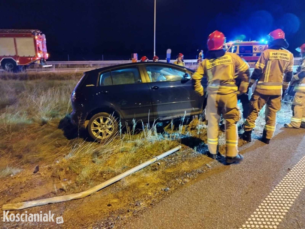 Wjechała do rowu na S5