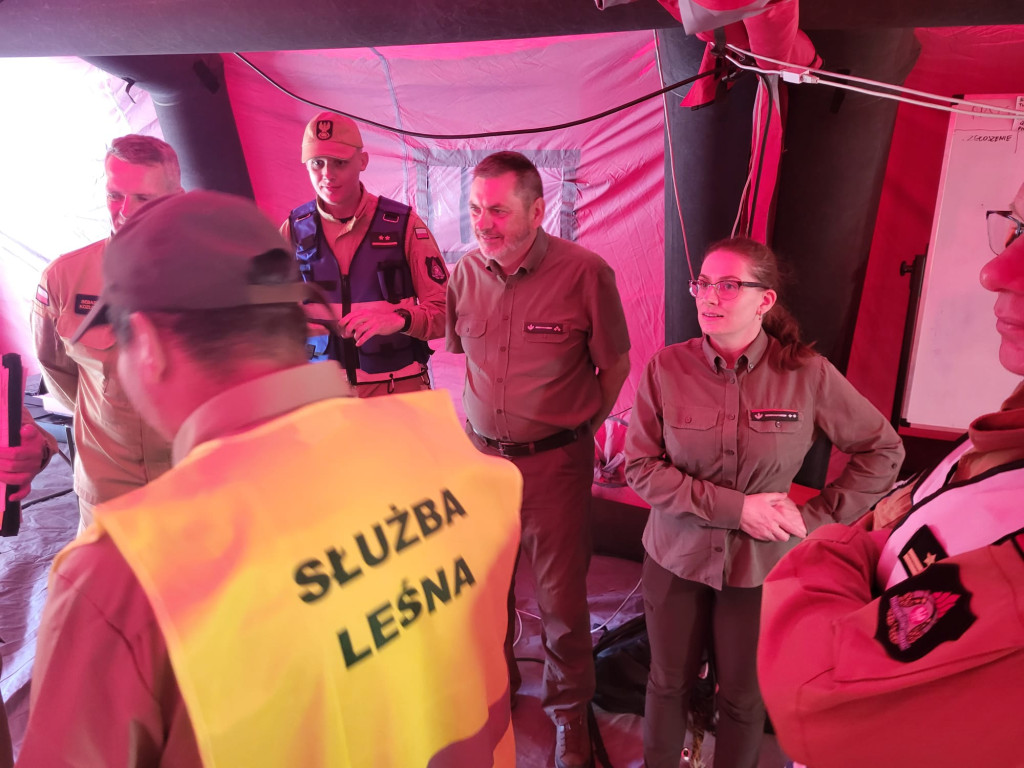 180 strażaków ćwiczyło działania w lesie