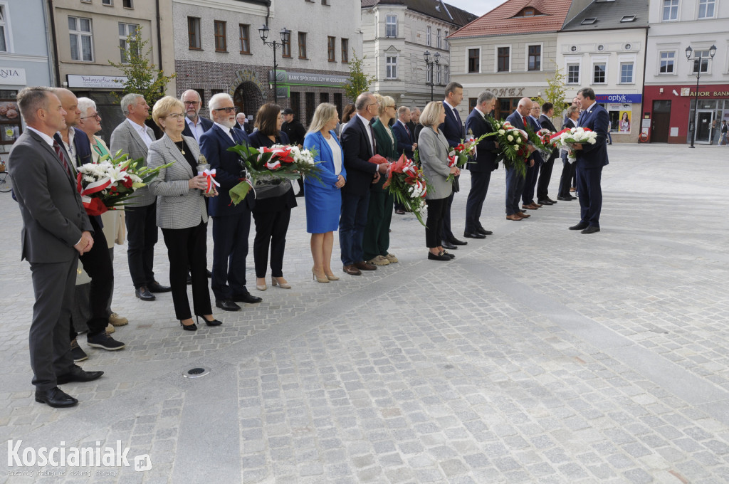 Marszałek i goście wizytowali kościański Rynek