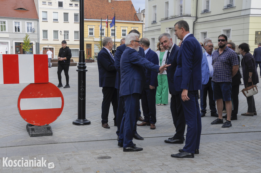 Marszałek i goście wizytowali kościański Rynek
