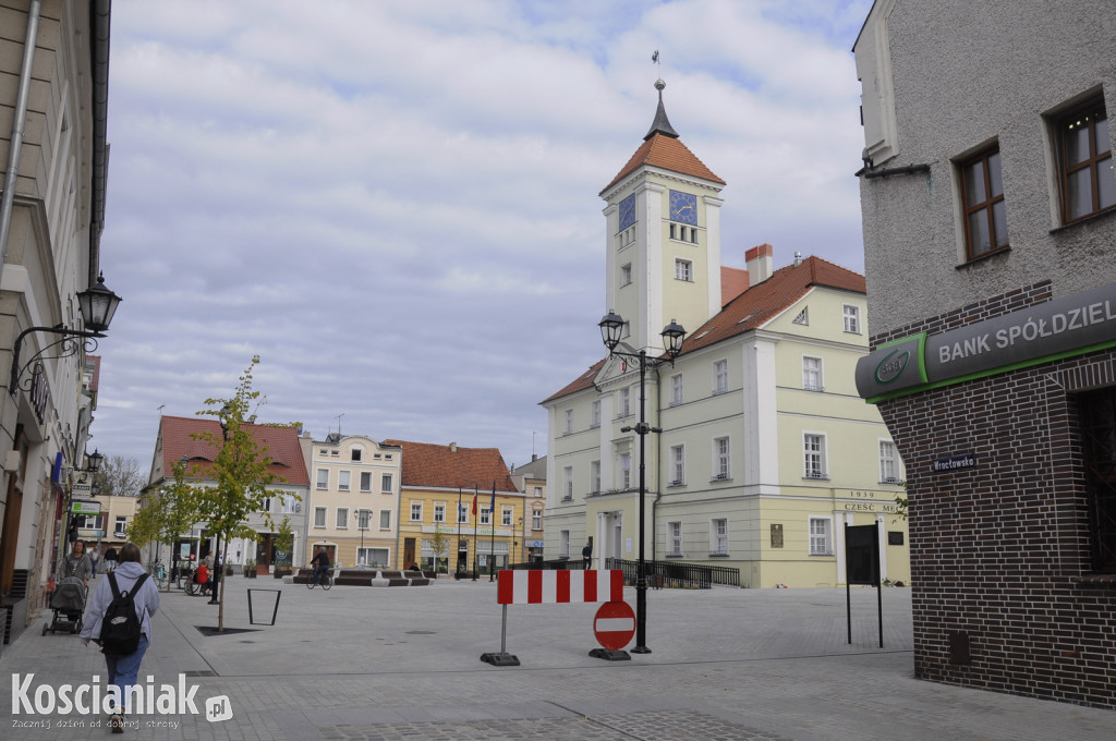 Marszałek i goście wizytowali kościański Rynek