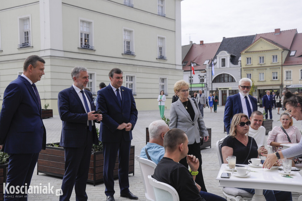 Marszałek i goście wizytowali kościański Rynek