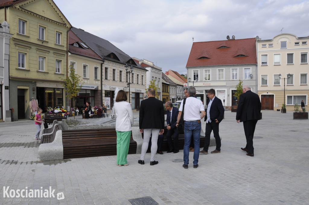 Marszałek i goście wizytowali kościański Rynek