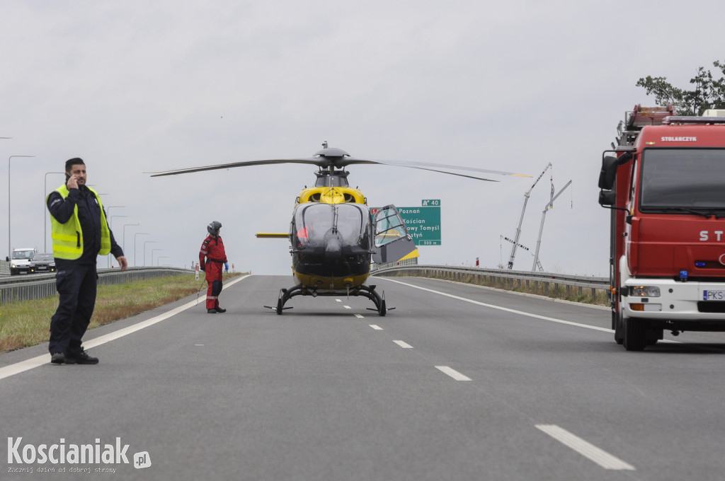 Wypadek na S5. Nie żyje kierowca zmiażdżonego busa