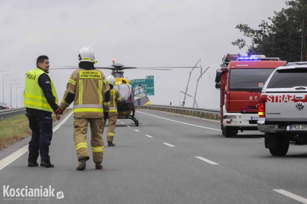 Wypadek na S5. Nie żyje kierowca zmiażdżonego busa