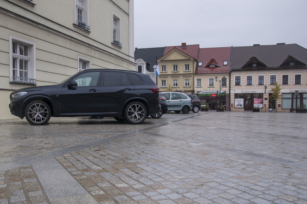 Samochody na Rynku. Uruchomiono organizację ruchu