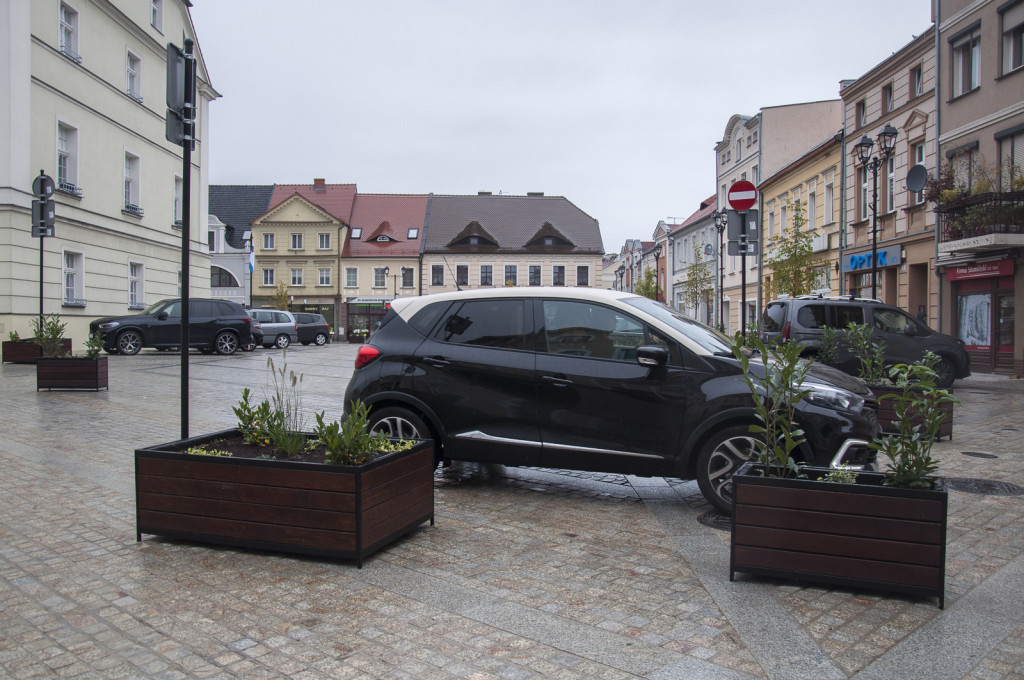 Samochody na Rynku. Uruchomiono organizację ruchu