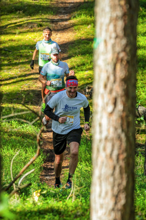 Półmaraton w lesie w Nietążkowie