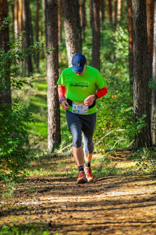 Półmaraton w lesie w Nietążkowie