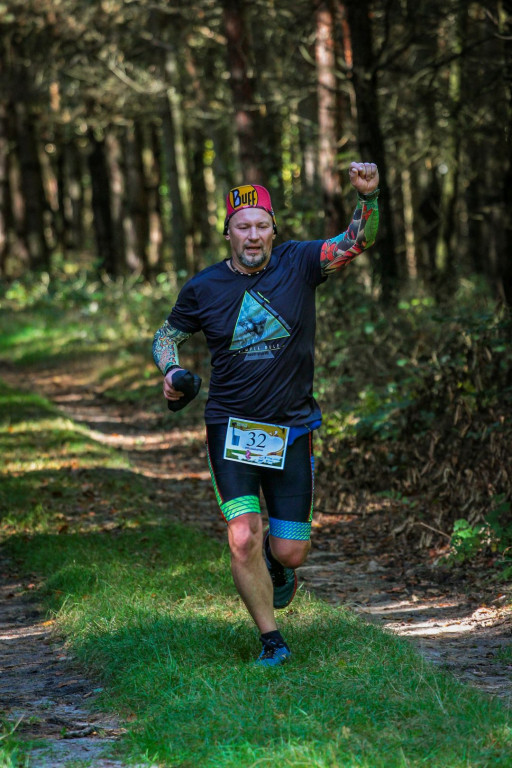 Półmaraton w lesie w Nietążkowie