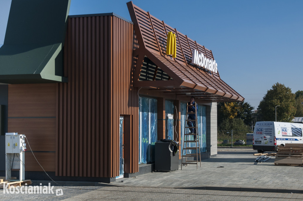 McDonald's coraz bliżej otwarcia a KFC w budowie