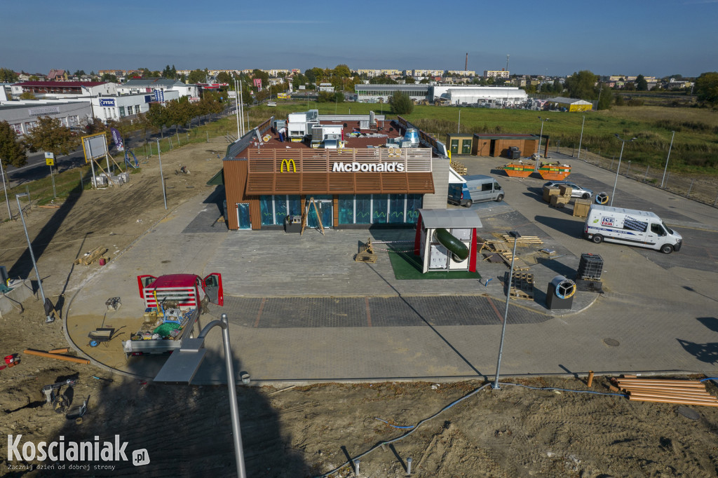 McDonald's coraz bliżej otwarcia a KFC w budowie