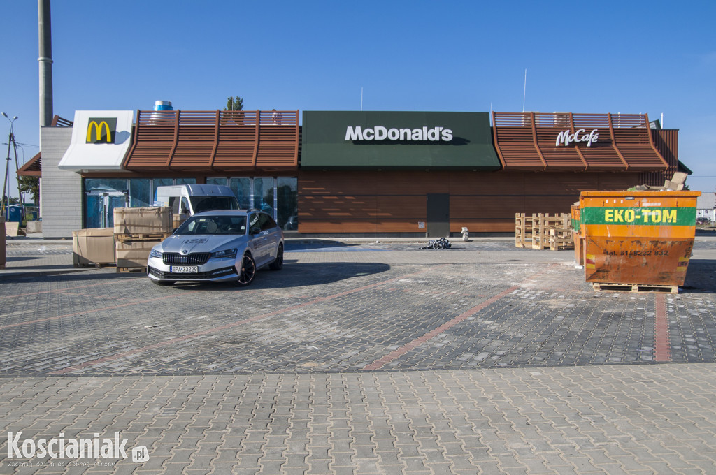 McDonald's coraz bliżej otwarcia a KFC w budowie