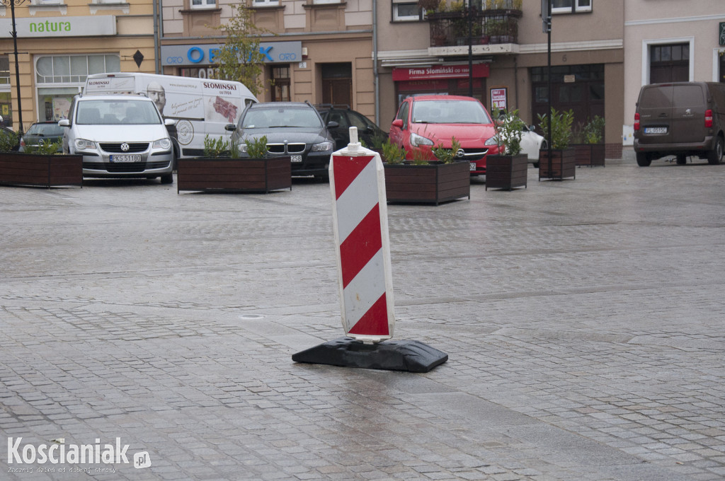 Chwilowa zmiana toru jazdy na Rynku