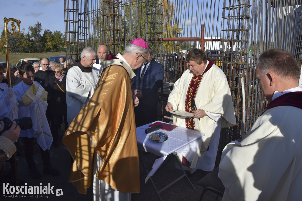 Wmurowano kamień węgielny pod nowy kościół