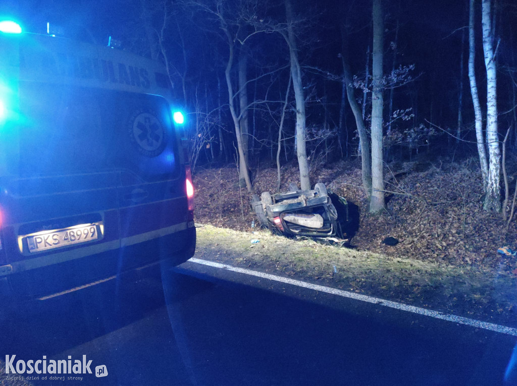 Śmiertelny wypadek. Sprawca i pasażer uciekli