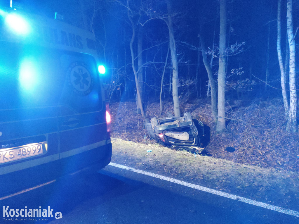 Śmiertelny wypadek. Sprawca i pasażer uciekli