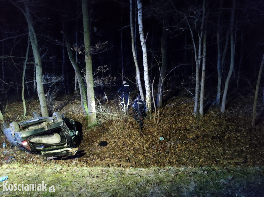 Śmiertelny wypadek. Sprawca i pasażer uciekli