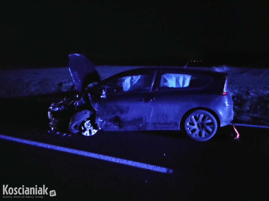 Śmiertelny wypadek. Sprawca i pasażer uciekli