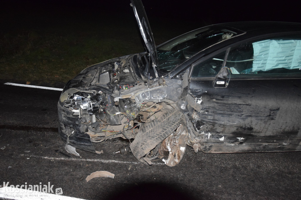 Śmiertelny wypadek. Sprawca i pasażer uciekli