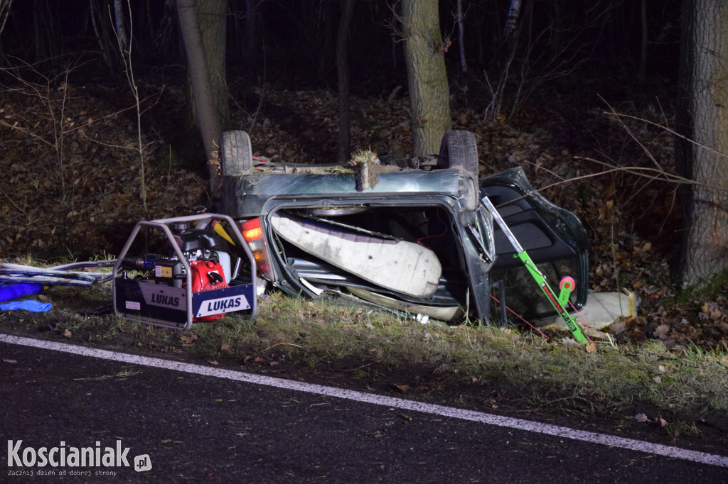 Śmiertelny wypadek. Sprawca i pasażer uciekli