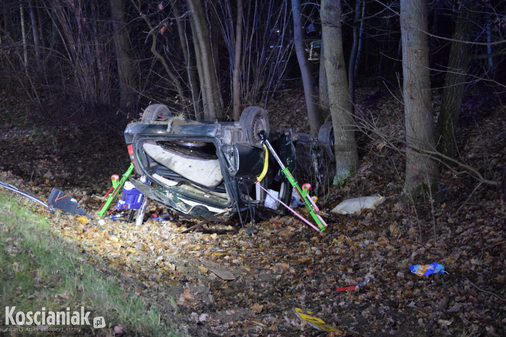 Śmiertelny wypadek. Sprawca i pasażer uciekli