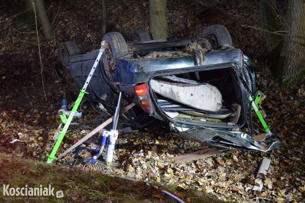 Śmiertelny wypadek. Sprawca i pasażer uciekli