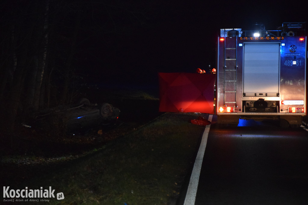 Śmiertelny wypadek. Sprawca i pasażer uciekli