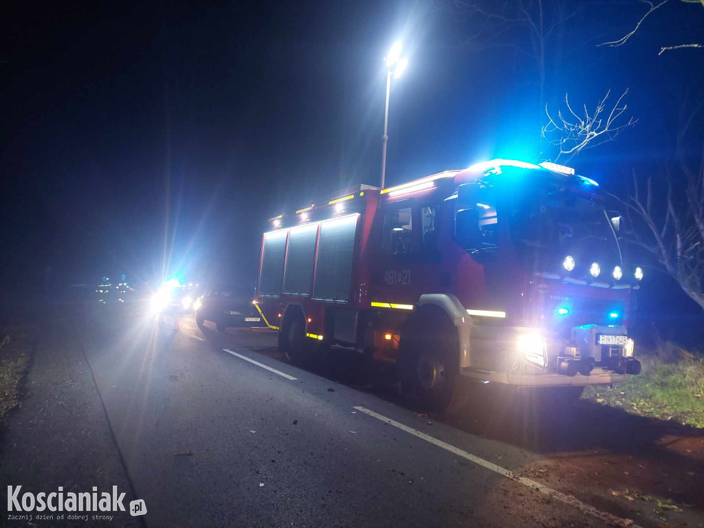 Jechała za szybko i dachowała