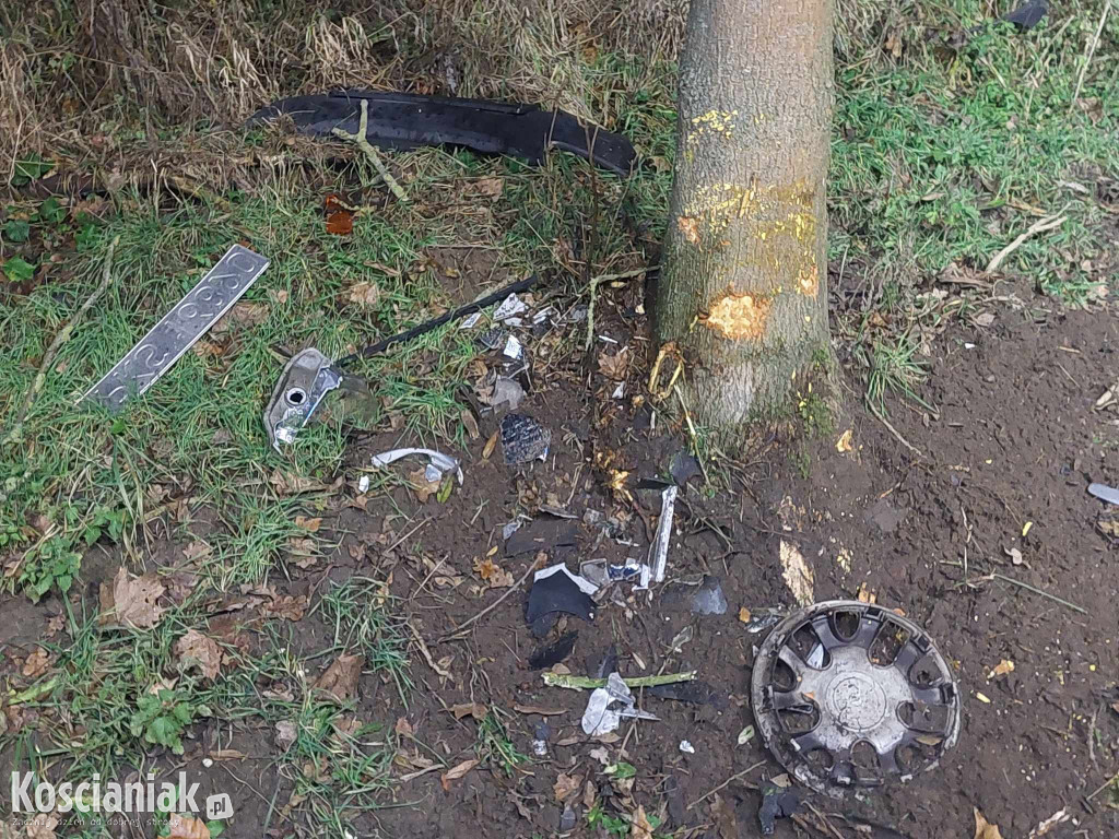 Jechała za szybko i dachowała