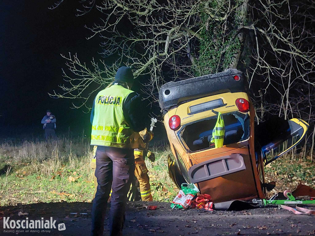 Jechała za szybko i dachowała