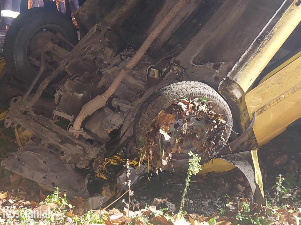 Jechała za szybko i dachowała