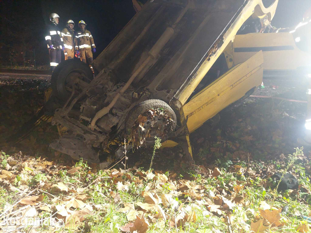 Jechała za szybko i dachowała