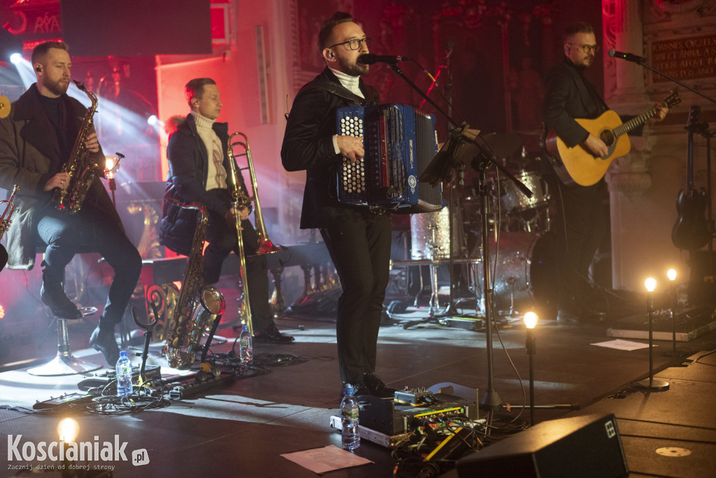 Koncert Enej w farze