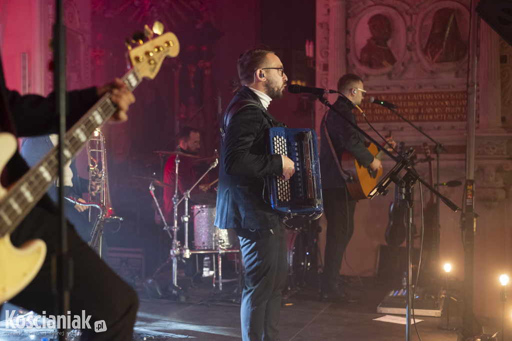 Koncert Enej w farze