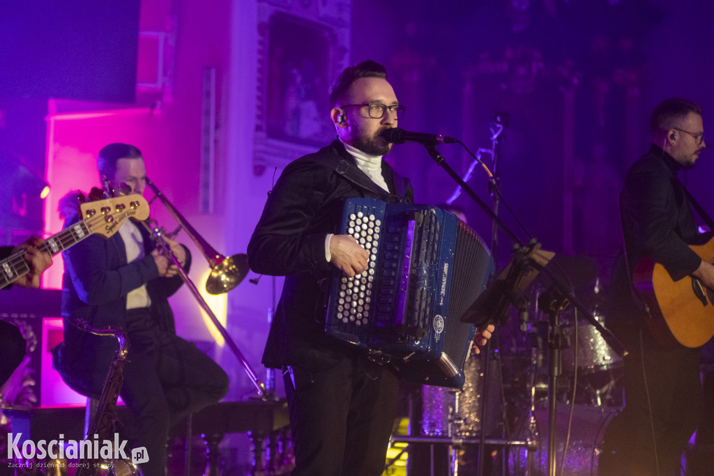 Koncert Enej w farze