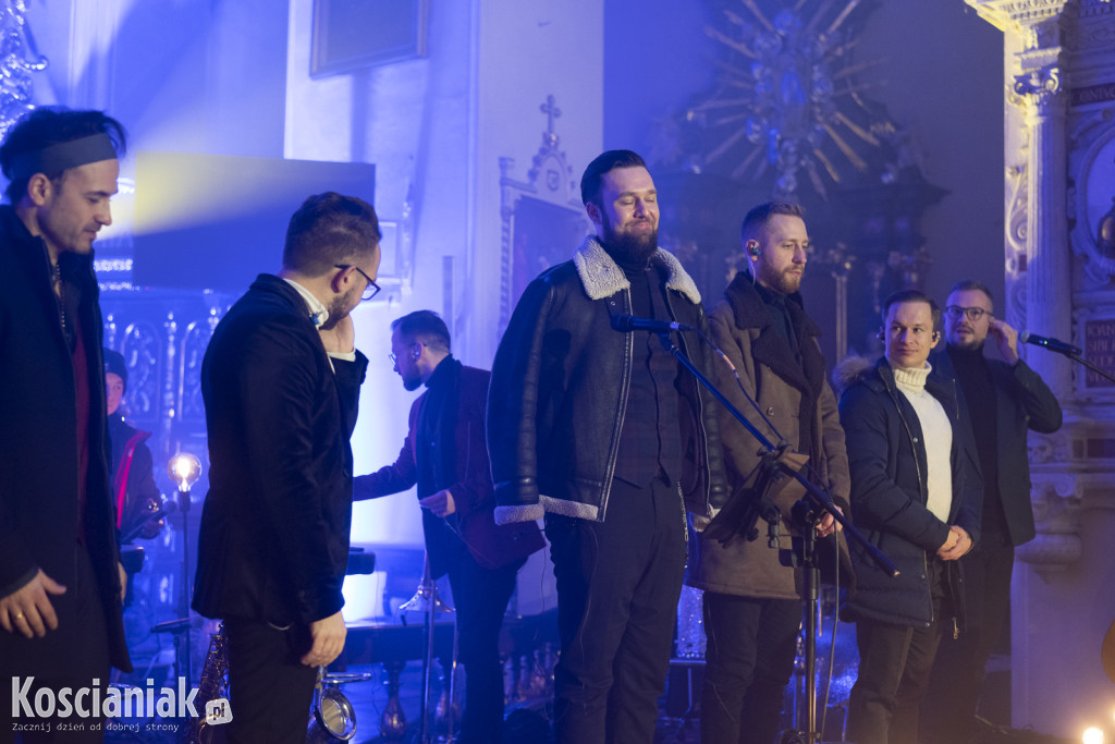 Koncert Enej w farze