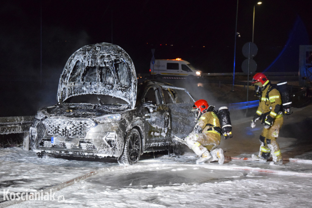 Pożar samochodu w okolicy zjazdu Kościan Północ