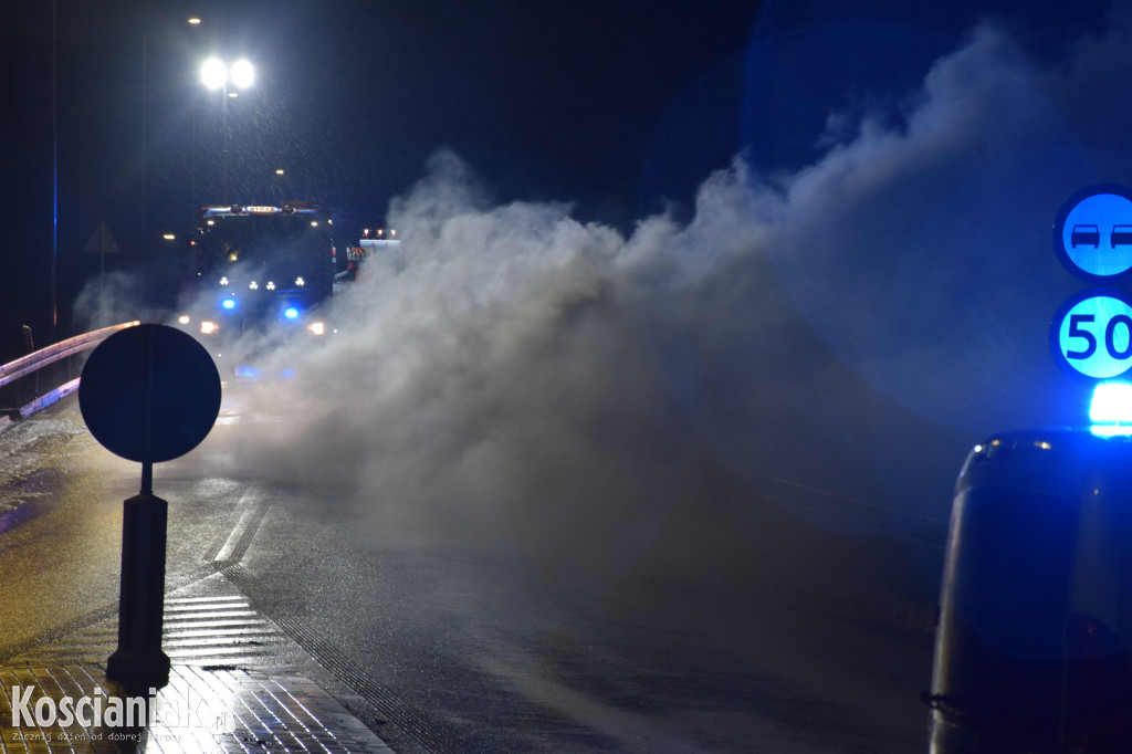 Pożar samochodu w okolicy zjazdu Kościan Północ