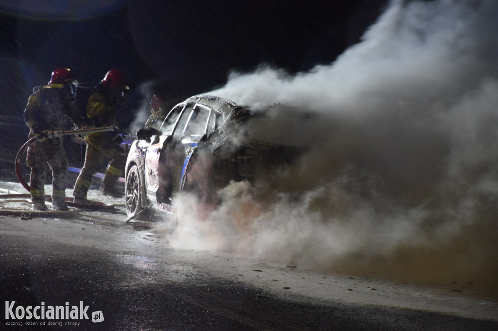 Pożar samochodu w okolicy zjazdu Kościan Północ