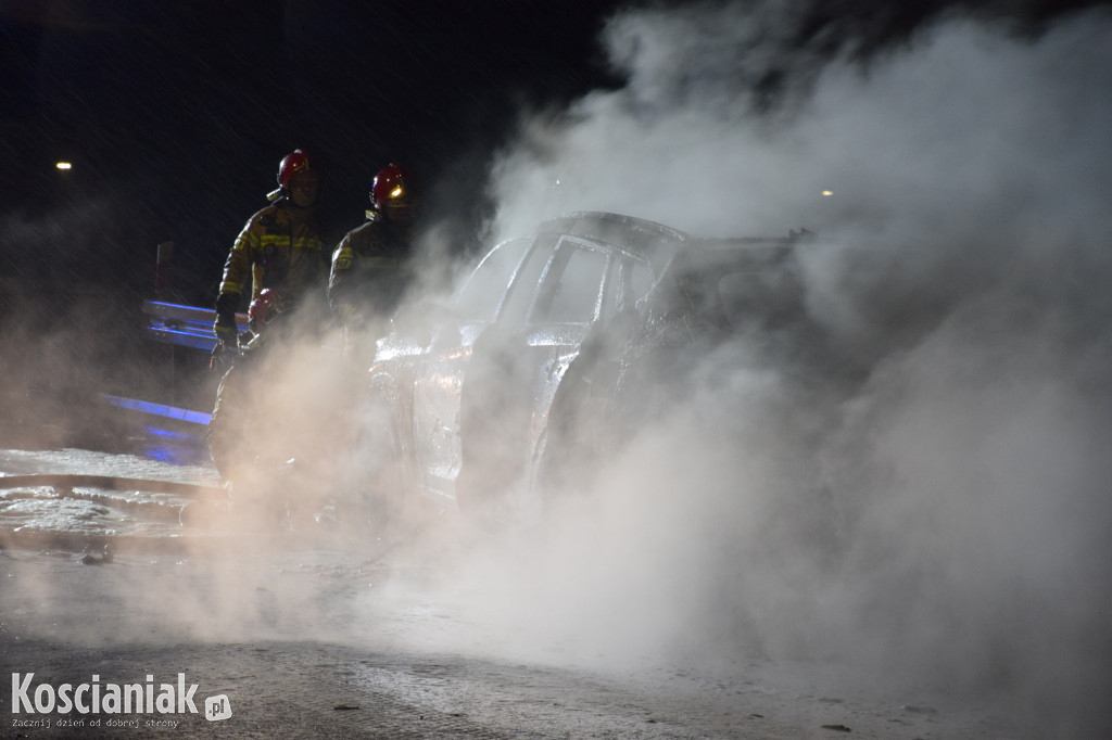 Pożar samochodu w okolicy zjazdu Kościan Północ