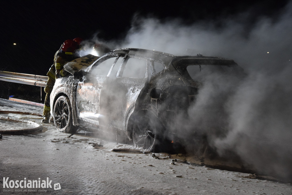 Pożar samochodu w okolicy zjazdu Kościan Północ