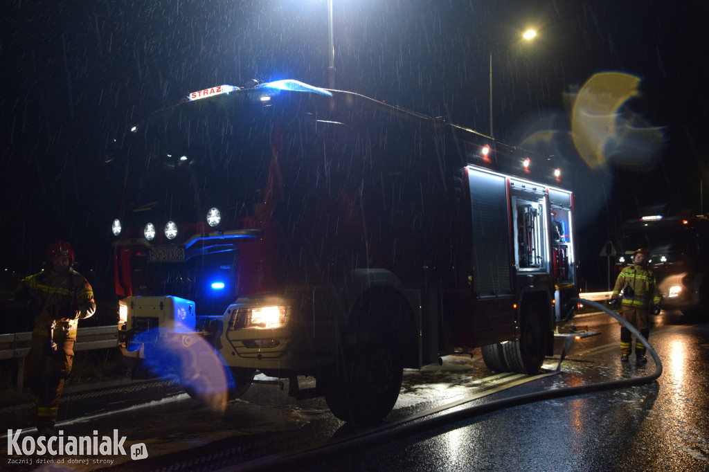 Pożar samochodu w okolicy zjazdu Kościan Północ