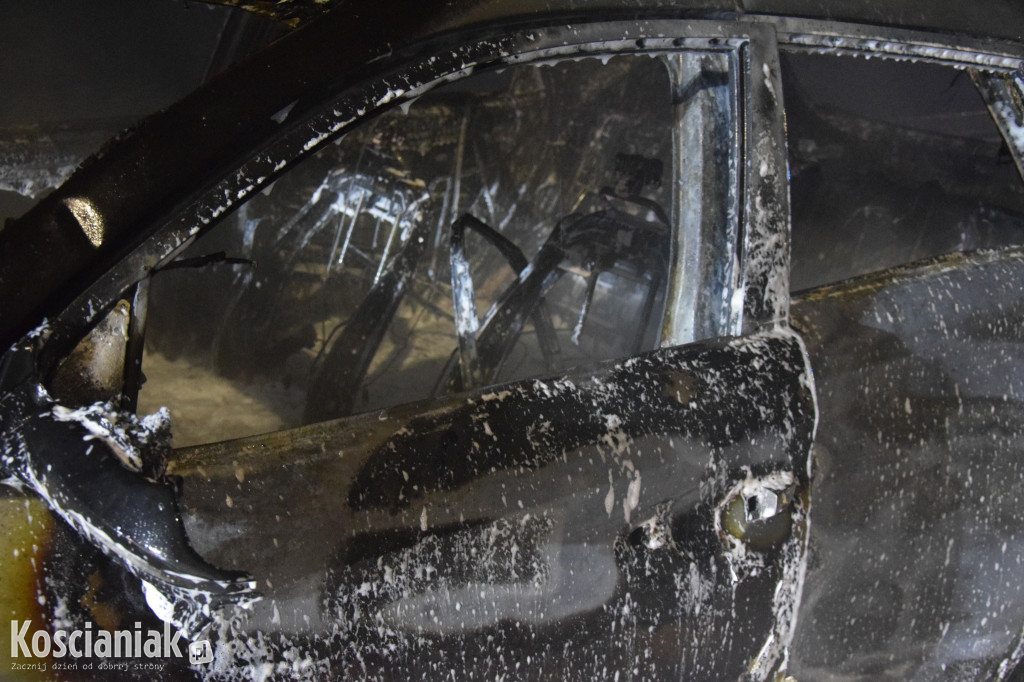 Pożar samochodu w okolicy zjazdu Kościan Północ