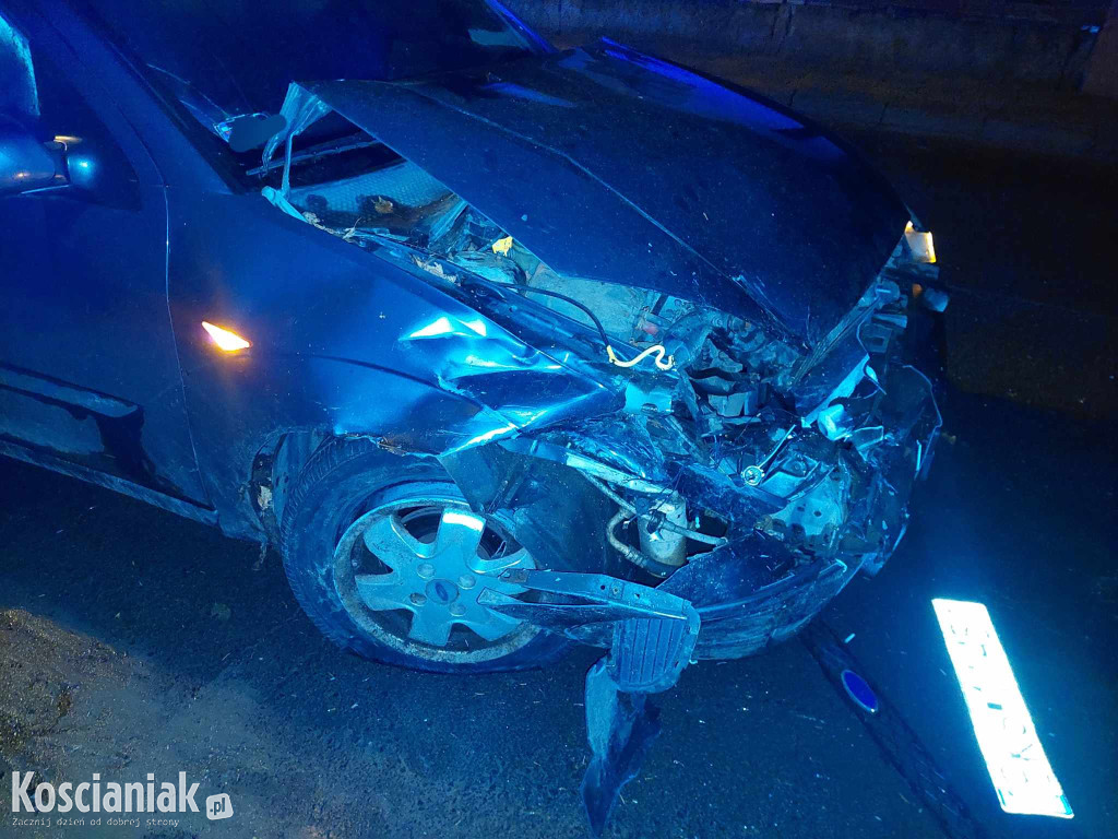 Wjechał w dwa samochody. Miał pół promila